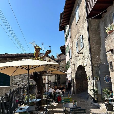 Studios Al Castello Dei Limoni 리몬네술가르다 외부 사진