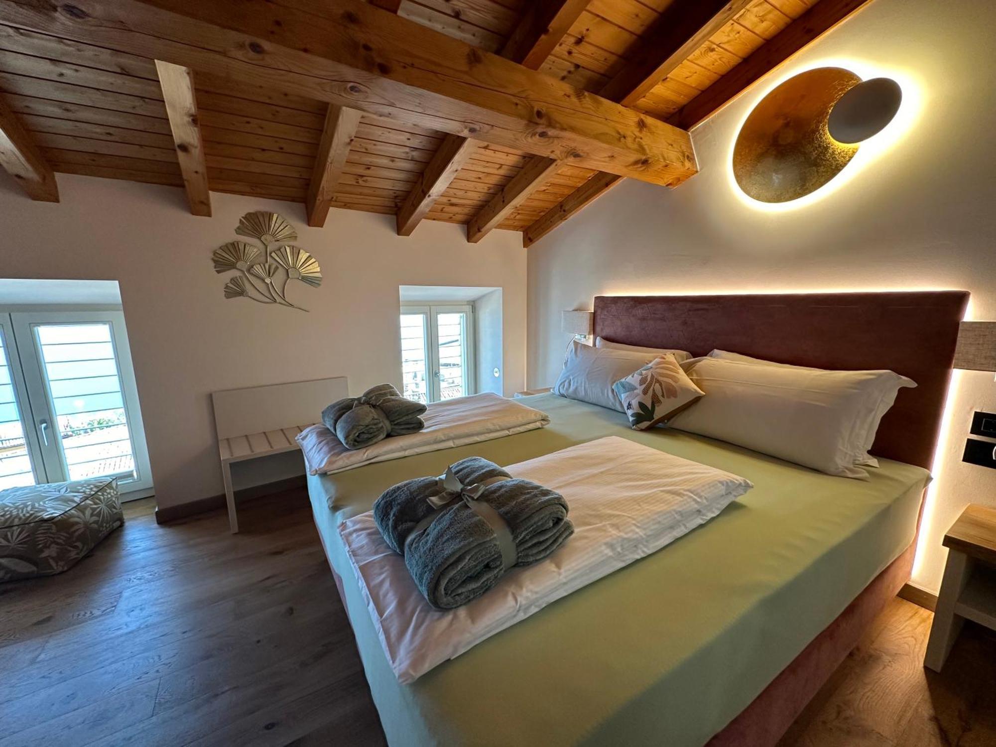 Studios Al Castello Dei Limoni 리몬네술가르다 외부 사진