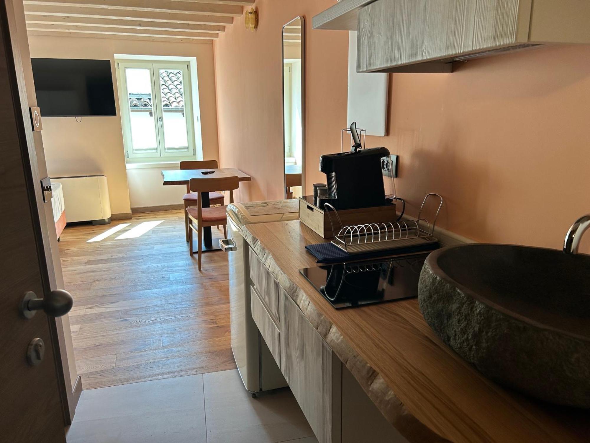 Studios Al Castello Dei Limoni 리몬네술가르다 외부 사진